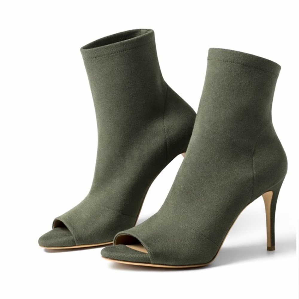 New York & Company ,So beautiful olive Heeled Boots🤩